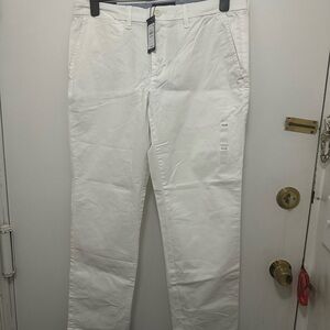 Tommy Hilfiger Men's Classic White Chinos